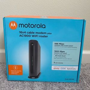 Motorola - Dual-Band AC1900 Router with 16 x 4 DOCSIS 3.0 Cable Modem